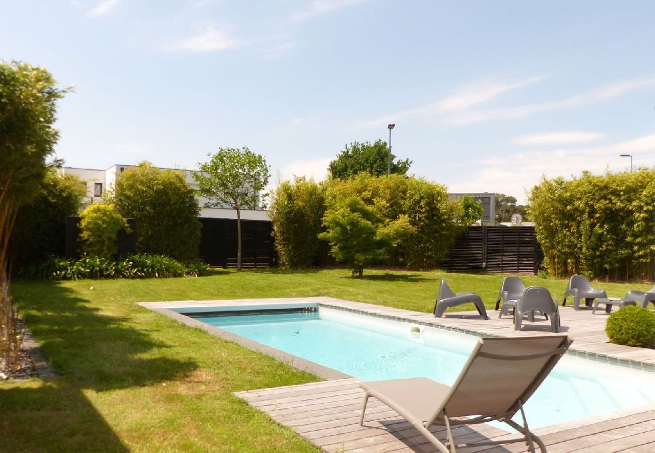 Maison à Vannes - Vannes, Maison de grand standing avec piscine 