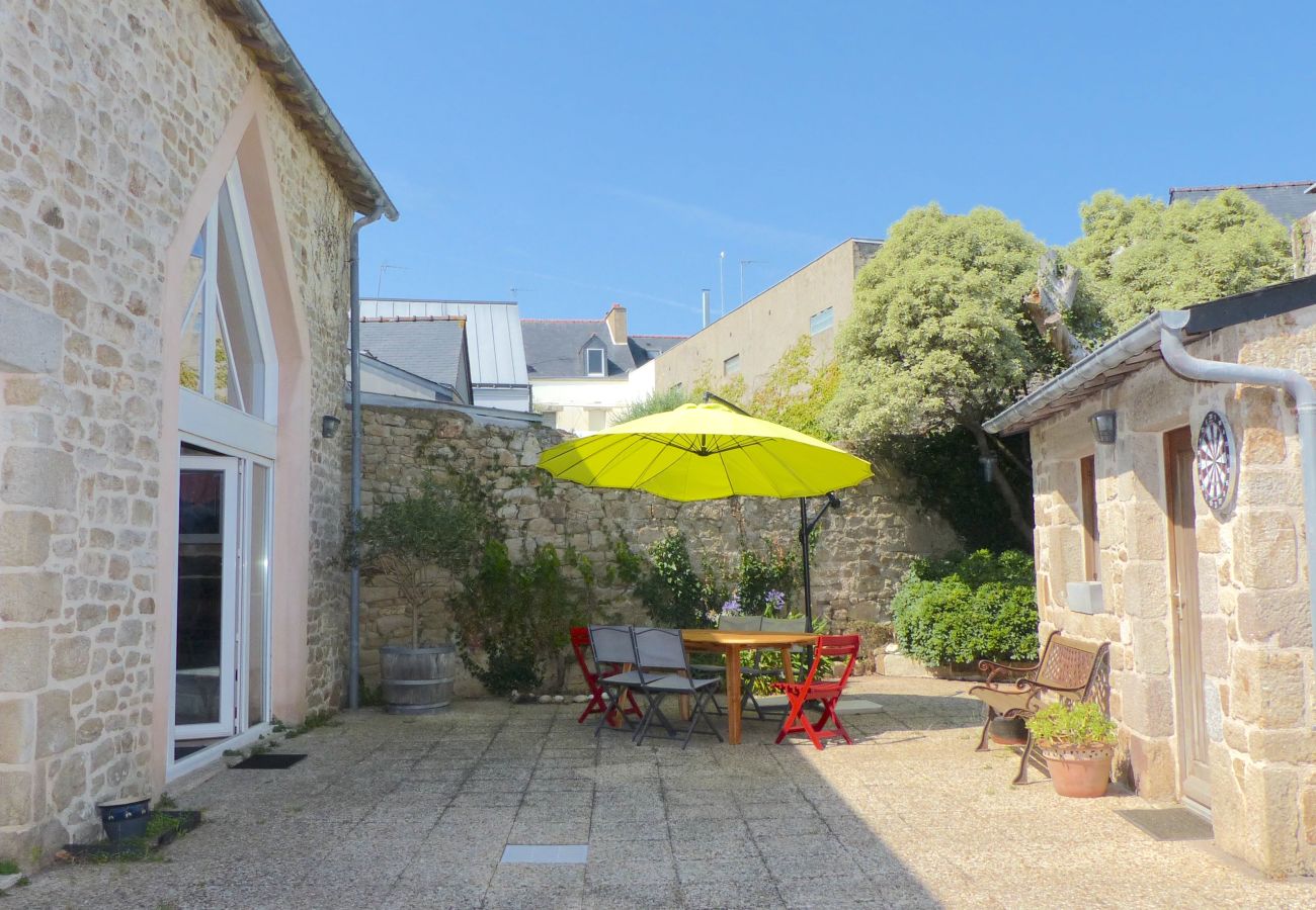 Maison mitoyenne à Etel - Maison de charme au centre-ville d'Etel 