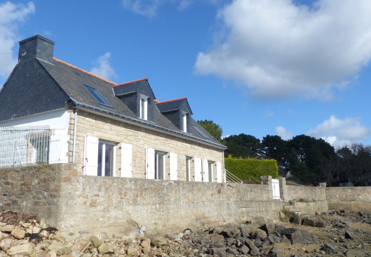 Maison à Sainte-Hélène - Maison fraichement rénovée les pieds dans l’eau