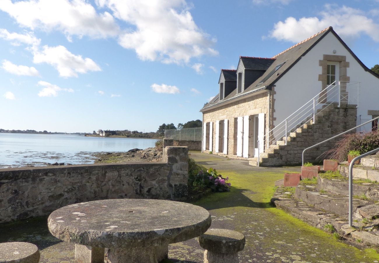 Maison à Sainte-Hélène - Maison fraichement rénovée les pieds dans l’eau