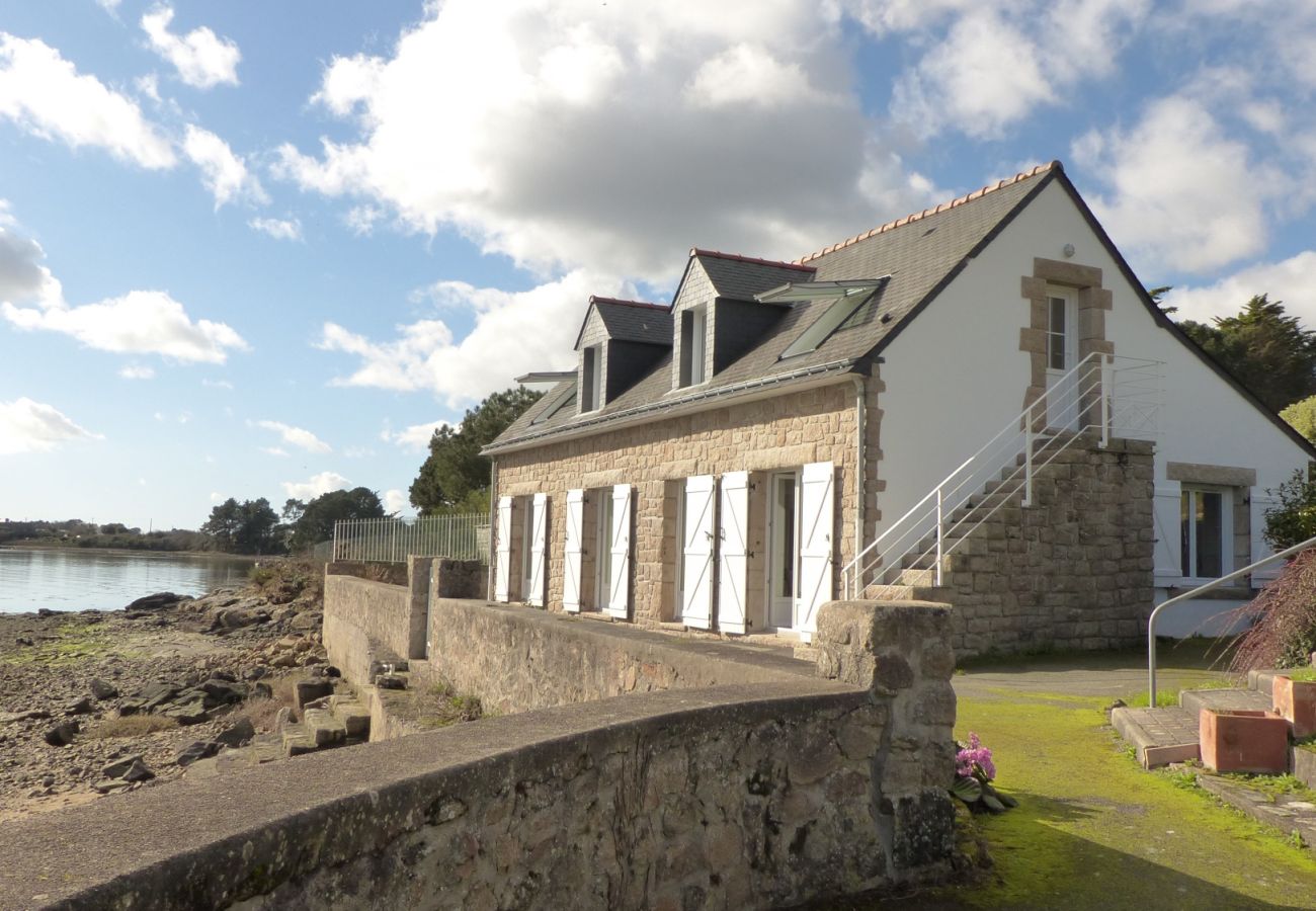 Maison à Sainte-Hélène - Maison fraichement rénovée les pieds dans l’eau